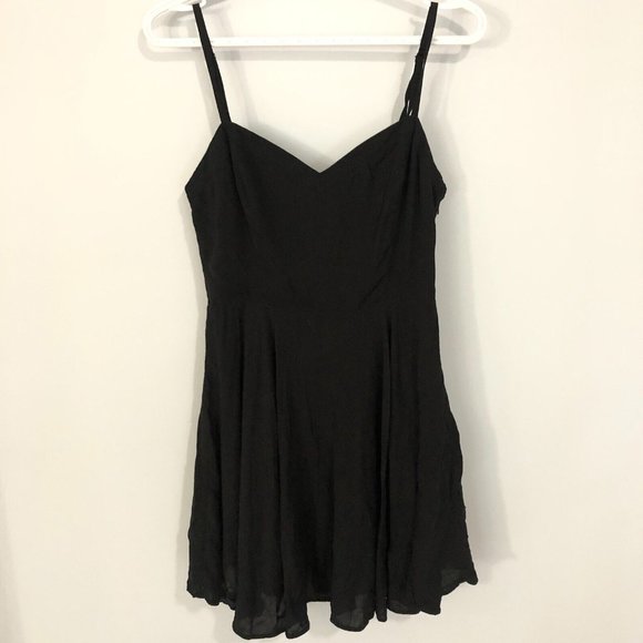 Talula Dresses & Skirts - Talula Fit & Flare Dress Womens Size 8 Adjustable Spaghetti Strap Black Zip EUC